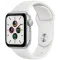 Apple Watch SE 44 мм Алюминий серебристый/белый спортивный