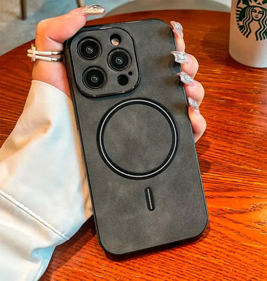 Чехол для iPhone 15 Pro Omega-S MagSafe Черный